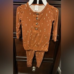 Trey  Lou & Lou & Company Top&Bottom